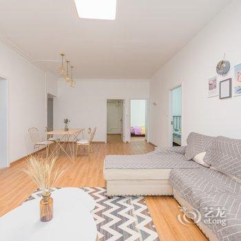 重庆零贰叁民宿酒店提供图片