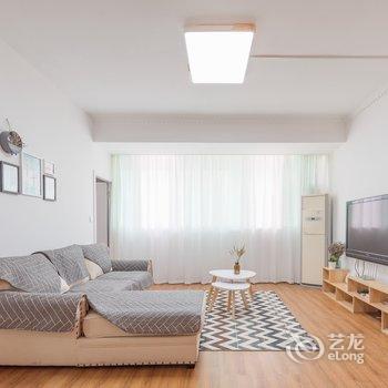 重庆零贰叁民宿酒店提供图片