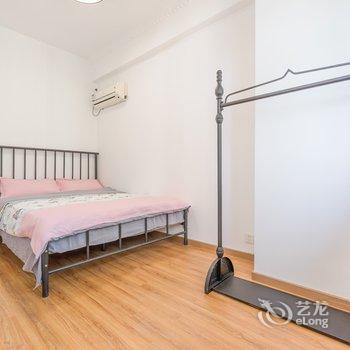 重庆零贰叁民宿酒店提供图片