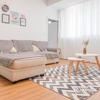 重庆零贰叁民宿酒店提供图片