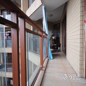 重庆Locals路客·重庆江北A01舍公寓(音速旋风路轨赛车分店)酒店提供图片