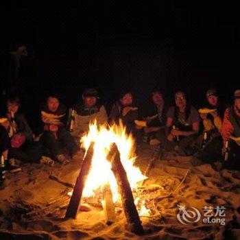 敦煌去哪儿沙漠露营基地酒店提供图片
