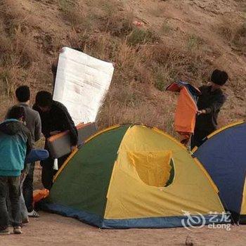 敦煌去哪儿沙漠露营基地酒店提供图片