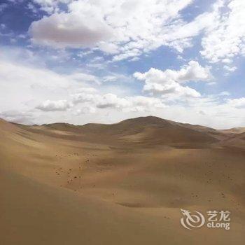 敦煌山丘沙漠露营基地酒店提供图片