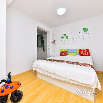 青岛作曲人之家特色民宿(长山路分店)酒店提供图片