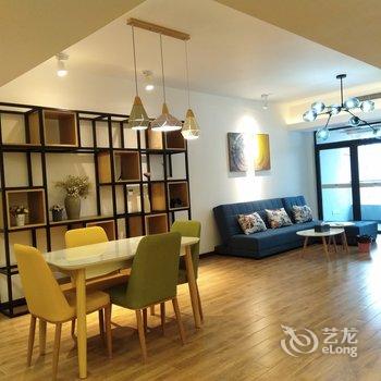 重庆奔跑吧小飞机公寓(南滨路景区分店)酒店提供图片