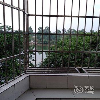 广州白云机场龙归地铁站附近宜家电影房整租公寓(柏塘一社公园分店)酒店提供图片