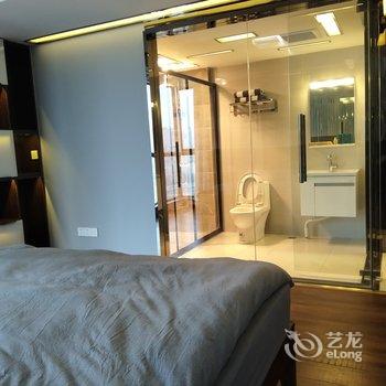 重庆奔跑吧小飞机公寓(南滨路景区分店)酒店提供图片