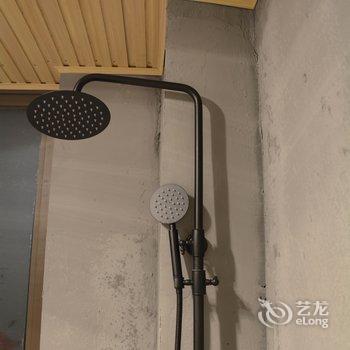 重庆请回答1993公寓(重庆大轰炸惨案遗址分店)酒店提供图片