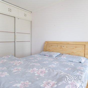 青岛金沙滩啤酒城民宿(个人房东)(黄岛区政府会议中心分店)酒店提供图片