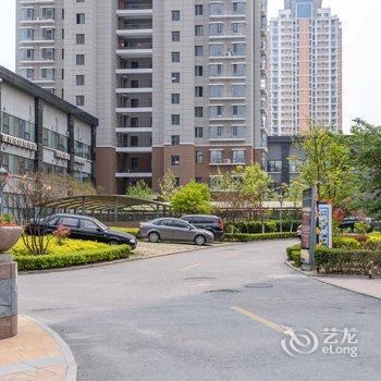 青岛金沙滩啤酒城民宿(个人房东)(黄岛区政府会议中心分店)酒店提供图片