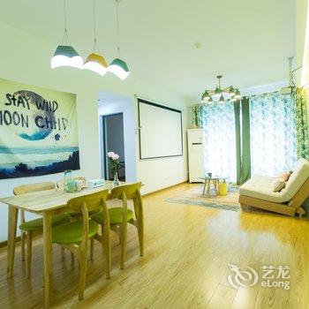 重庆梧栖公寓(中国历史文化名街雕塑分店)酒店提供图片