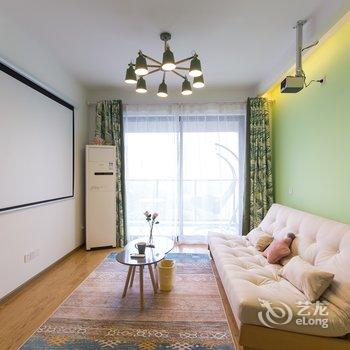 重庆梧栖公寓(中国历史文化名街雕塑分店)酒店提供图片