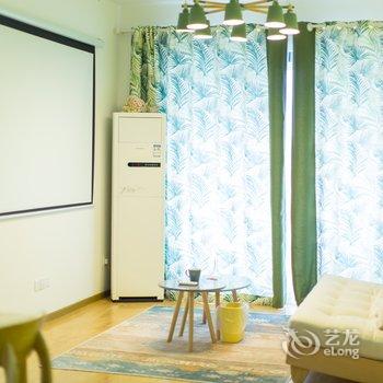 重庆梧栖公寓(中国历史文化名街雕塑分店)酒店提供图片