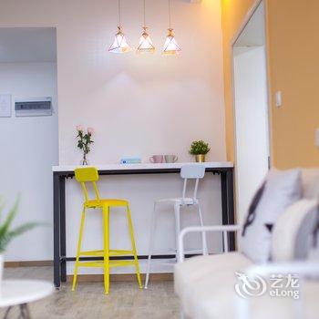 重庆梧栖公寓(中国历史文化名街雕塑分店)酒店提供图片