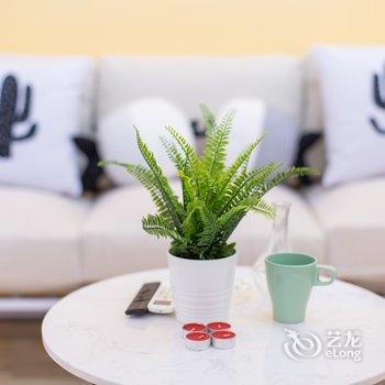 重庆梧栖公寓(中国历史文化名街雕塑分店)酒店提供图片