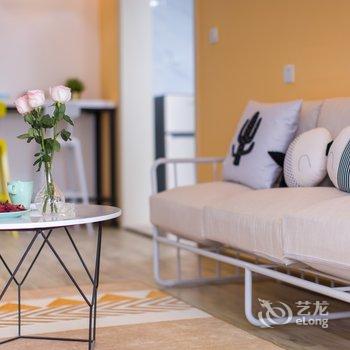 重庆梧栖公寓(中国历史文化名街雕塑分店)酒店提供图片