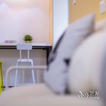 重庆梧栖公寓(中国历史文化名街雕塑分店)酒店提供图片