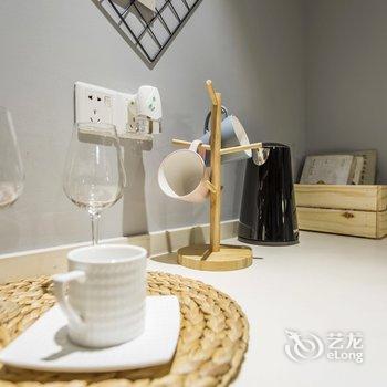 成都雨雨公寓(福善莲根禅文化艺术馆分店)酒店提供图片