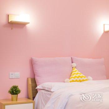 重庆梧栖公寓(中国历史文化名街雕塑分店)酒店提供图片