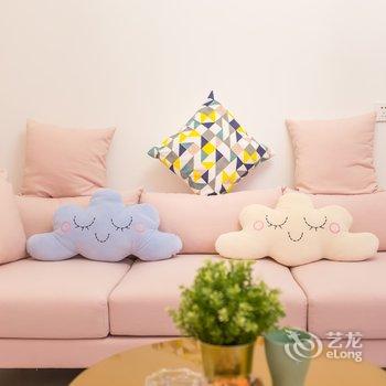 重庆梧栖公寓(中国历史文化名街雕塑分店)酒店提供图片