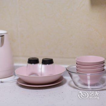 重庆梧栖公寓(中国历史文化名街雕塑分店)酒店提供图片