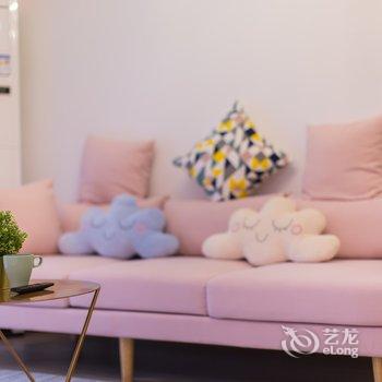 重庆梧栖公寓(中国历史文化名街雕塑分店)酒店提供图片