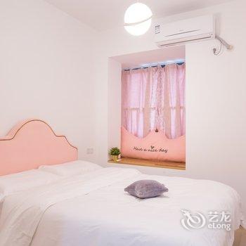 重庆梧栖公寓(中国历史文化名街雕塑分店)酒店提供图片