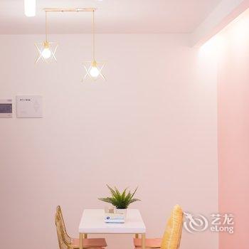 重庆梧栖公寓(中国历史文化名街雕塑分店)酒店提供图片