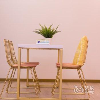 重庆梧栖公寓(中国历史文化名街雕塑分店)酒店提供图片