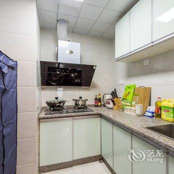 成都原上草(00130460)公寓(全年红红木艺术馆分店)酒店提供图片