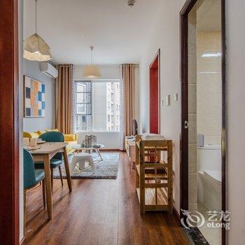 成都Locals路客·成都郫都A04舍公寓(国宁村分店)酒店提供图片