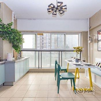 重庆Locals路客·重庆南岸A25舍公寓(迪咔乐儿童乐园分店)酒店提供图片