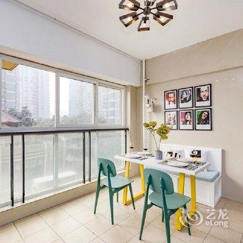 重庆Locals路客·重庆南岸A25舍公寓(迪咔乐儿童乐园分店)酒店提供图片