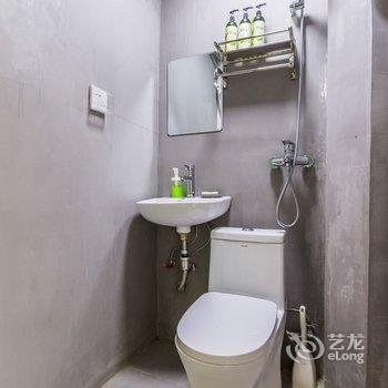 青岛李澄(00134250)公寓(浙江路天主教堂分店)酒店提供图片