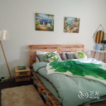 上海热栈服装设计师民宿客栈之家(罗家村分店)酒店提供图片