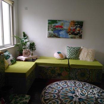 上海热栈服装设计师民宿客栈之家(罗家村分店)酒店提供图片