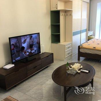 青岛愿重要的人快乐公寓酒店提供图片