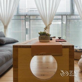 重庆夏朝霞公寓(芋荷村分店)酒店提供图片