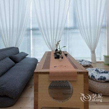 重庆夏朝霞公寓(芋荷村分店)酒店提供图片