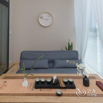 重庆夏朝霞公寓(芋荷村分店)酒店提供图片
