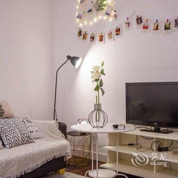 luckyTING特色民宿(上海襄阳北路店)酒店提供图片