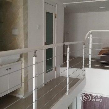 青岛齐灿女士公寓(亚振艺术馆分店)酒店提供图片