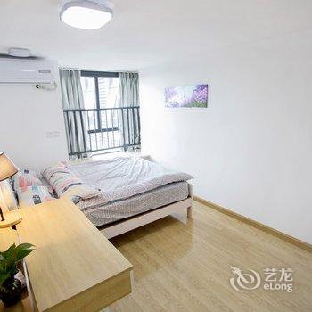 广州万万的家复式酒店提供图片