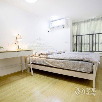 广州万万的家复式酒店提供图片