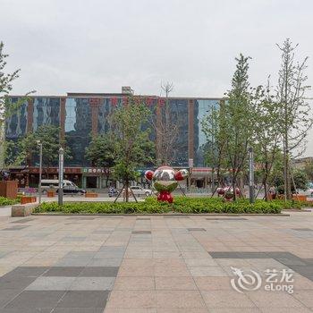 成都娜莎小屋公寓(全年红红木艺术馆分店)酒店提供图片