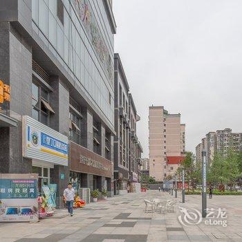 成都娜莎小屋公寓(全年红红木艺术馆分店)酒店提供图片