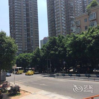 重庆小六上下公寓(佛图关公园分店)酒店提供图片