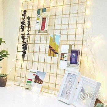 上海老弄堂天窗小白屋普通公寓酒店提供图片