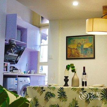 上海外滩边的英式老房带阳台Loft旅行家复式酒店提供图片